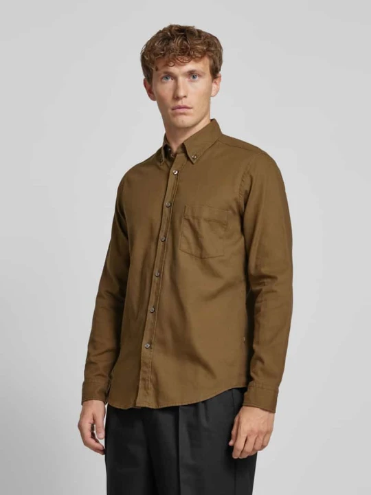 Zdjęcie produktu Koszula casualowa o kroju regular fit z kołnierzykiem typu button down model ‘Rickert’ Boss Oliwkowy