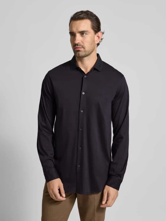 Zdjęcie produktu Koszula casualowa o kroju regular fit z kołnierzykiem typu cutaway Armani Exchange Granatowy