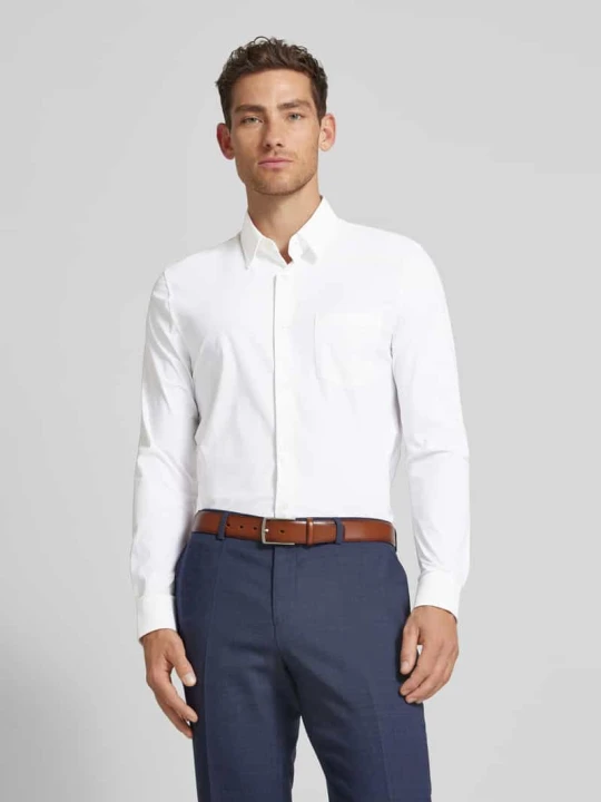 Zdjęcie produktu Koszula casualowa o kroju regular fit z kołnierzykiem typu kent model ‘SUNSET’ Guess Biały