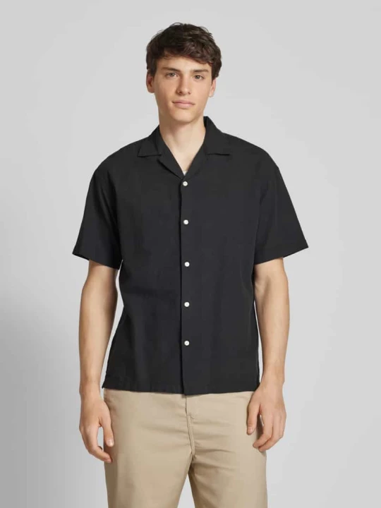 Zdjęcie produktu Koszula casualowa o kroju regular fit z kołnierzykiem typu resort model ‘BREEZE’ Jack&Jones Czarny