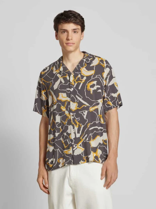 Zdjęcie produktu Koszula casualowa o kroju regular fit z kołnierzykiem typu resort model ‘LUKE’ Jack&Jones Jasnoszary
