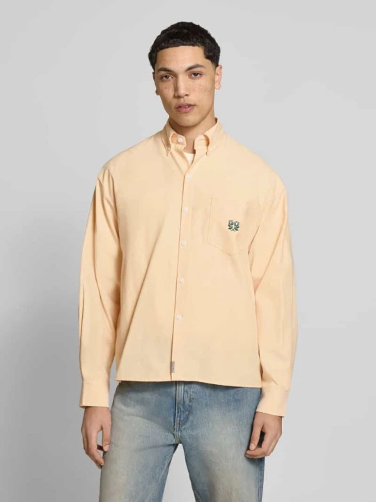 Zdjęcie produktu Koszula casualowa o kroju regular fit z kwiatowym haftem Another Cotton Lab Koralowy