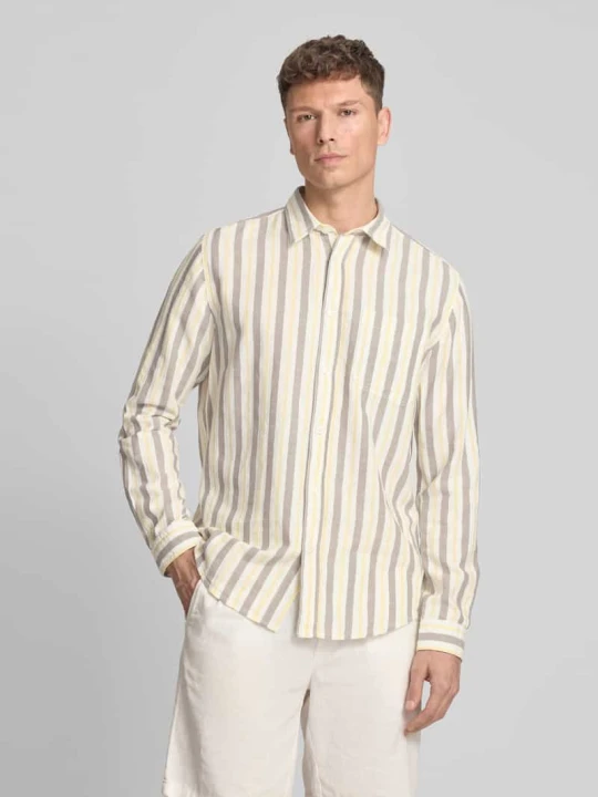 Zdjęcie produktu koszula casualowa o kroju regular fit z mieszanka bawełny i wiskozy model 'ERILLO' Hugo Jasnobrązowy