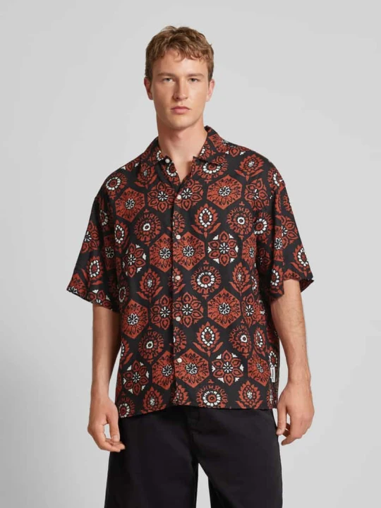 Zdjęcie produktu Koszula casualowa o kroju regular fit z rękawem o dł. 1/2 model ‘NOTO’ Jack&Jones Czarny