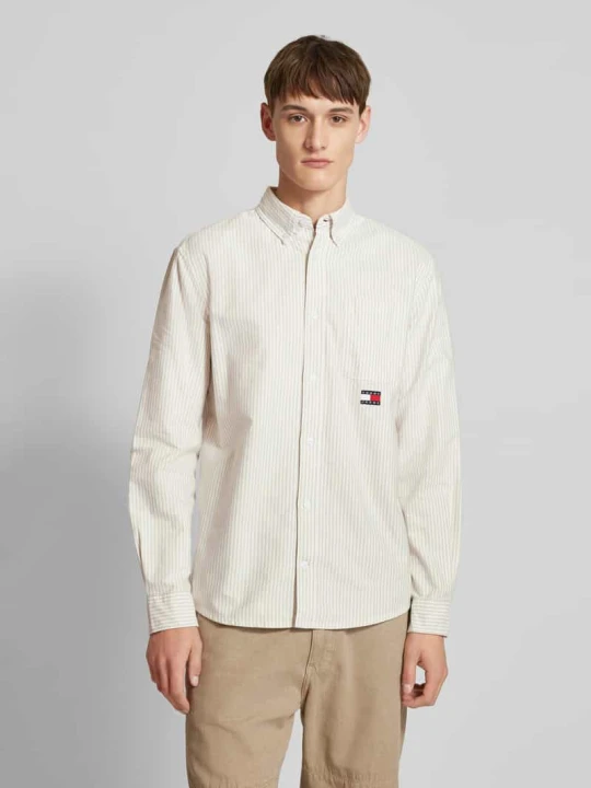Zdjęcie produktu Koszula casualowa o kroju regular fit z wyhaftowanym logo model ‘OXFORD’ Tommy Jeans Beżowy