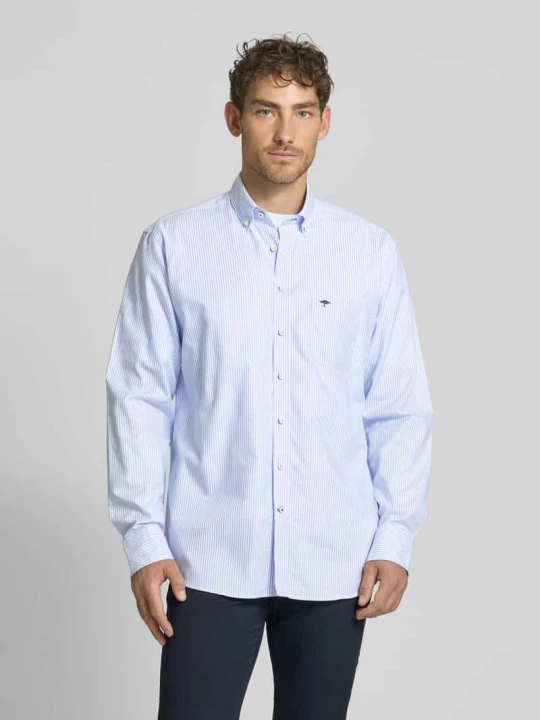 Zdjęcie produktu Koszula casualowa o kroju regular fit ze wzorem w paski model ‘All Season’ FYNCH-HATTON Błękitny