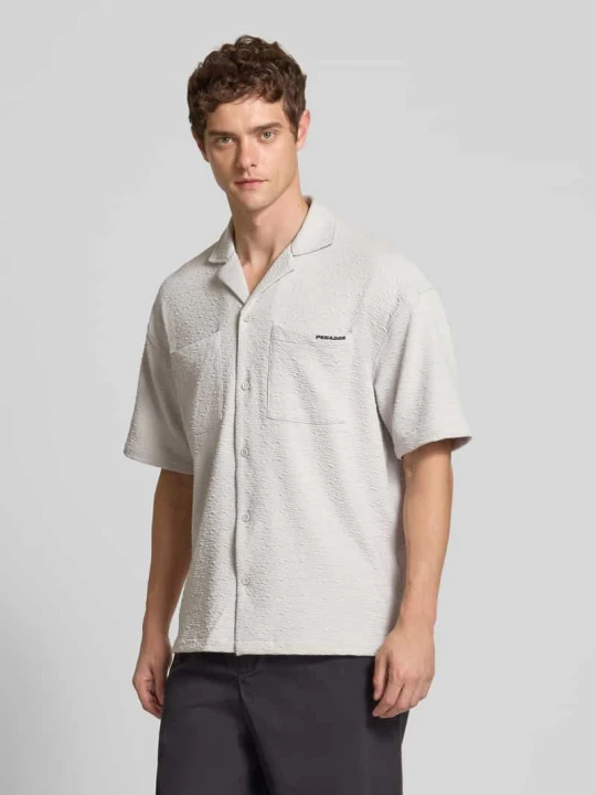 Zdjęcie produktu Koszula casualowa o kroju relaxed fit z fakturowanym wzorem model ‘ACADO’ Pegador Jasnoszary