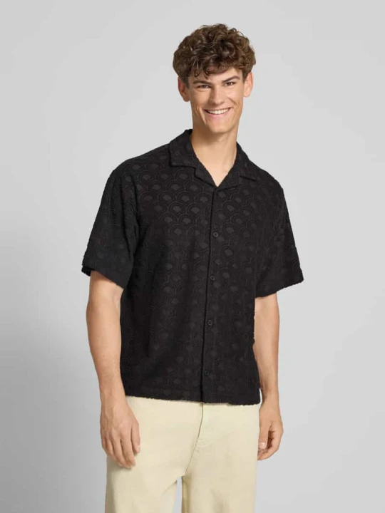 Zdjęcie produktu Koszula casualowa o kroju relaxed fit z fakturowanym wzorem model ‘INFINITY’ Jack&Jones Czarny