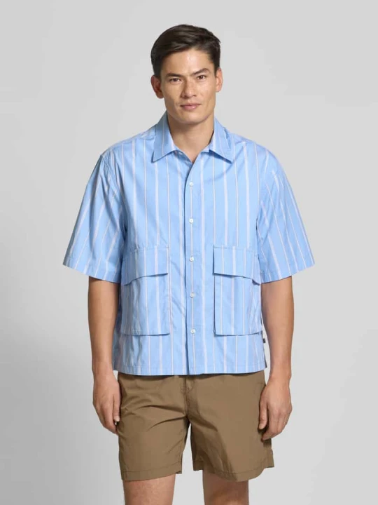 Zdjęcie produktu Koszula casualowa o kroju relaxed fit z kieszeniami z patką model ‘milfed’ Wood Wood Jasnoniebieski