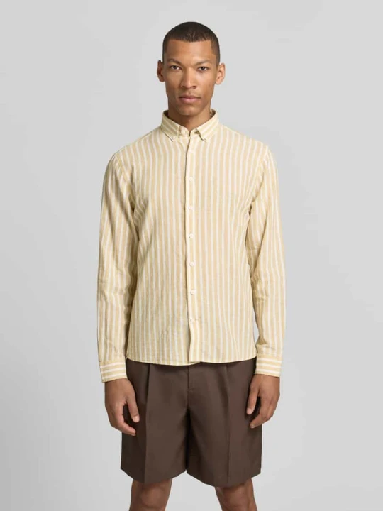 Zdjęcie produktu Koszula casualowa o kroju relaxed fit z kołnierzykiem typu button down lindbergh Piaskowy