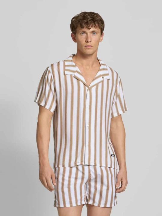 Zdjęcie produktu Koszula casualowa o kroju relaxed fit z kołnierzykiem typu resort Boss Beżowy