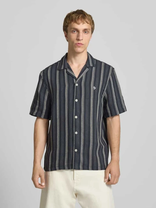 Zdjęcie produktu Koszula casualowa o kroju relaxed fit z wyhaftowanym logo REVIEW Granatowy