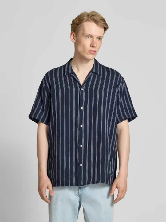 Zdjęcie produktu Koszula casualowa o kroju relaxed fit z wykładanym kołnierzem Jack&Jones Granatowy