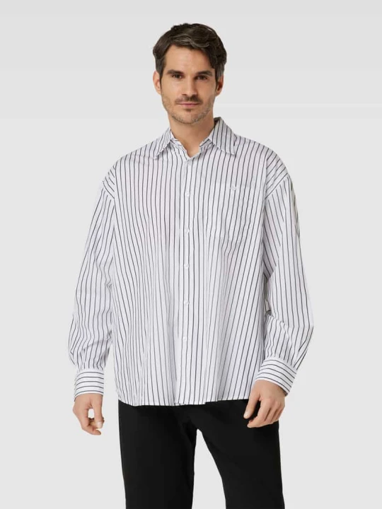 Zdjęcie produktu Koszula casualowa o kroju relaxed fit ze wzorem w paski model ‘Emaio’ Hugo Biały