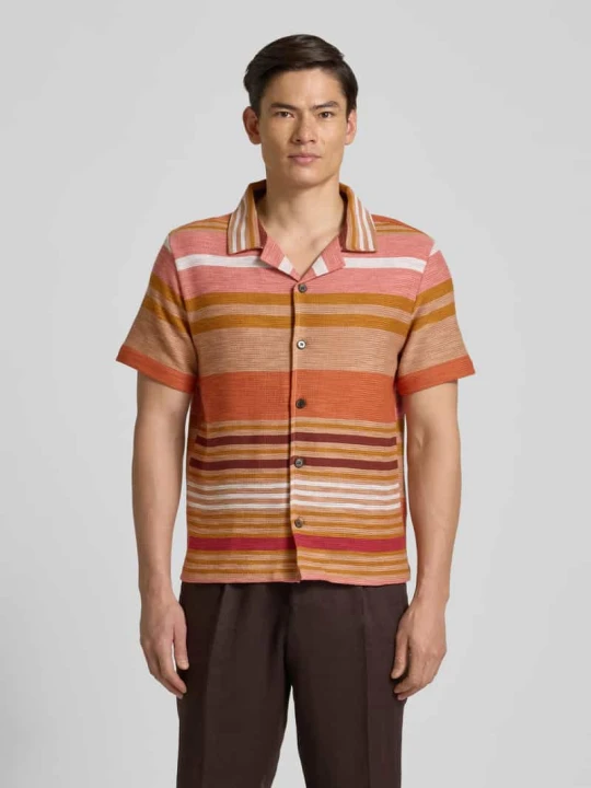 Zdjęcie produktu koszula casualowa o kroju slim fit z kołnierzem z połami model 'Carlo' Zuitable Jasnoczerwony