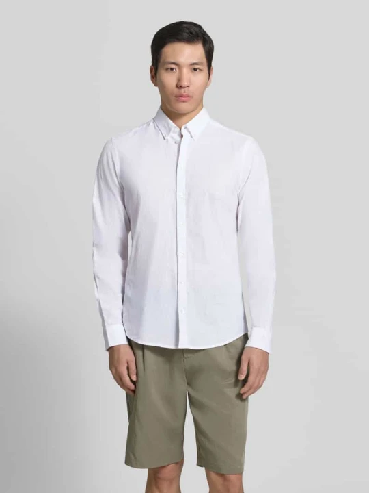 Zdjęcie produktu Koszula casualowa o kroju slim fit z kołnierzykiem typu button down model 'Anton' Casual Friday Biały