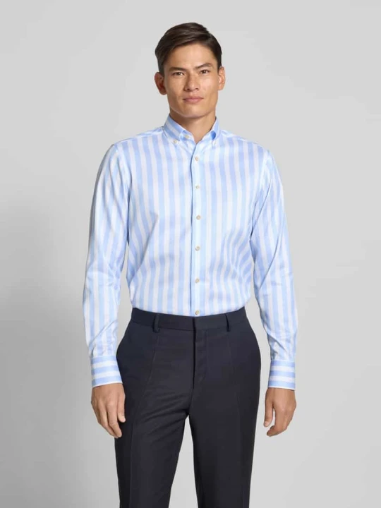Zdjęcie produktu Koszula casualowa o kroju slim fit z kołnierzykiem typu button down model ‘Sergio’ OLYMP SIGNATURE Błękitny