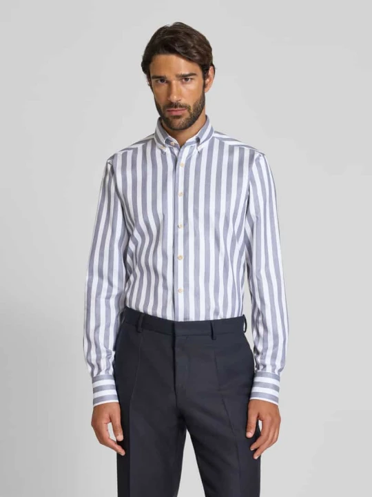 Zdjęcie produktu Koszula casualowa o kroju slim fit z kołnierzykiem typu button down model ‘Sergio’ OLYMP SIGNATURE Granatowy