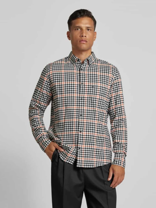 Zdjęcie produktu Koszula casualowa o kroju slim fit z kołnierzykiem typu button down OLYMP Level 5 czarny
