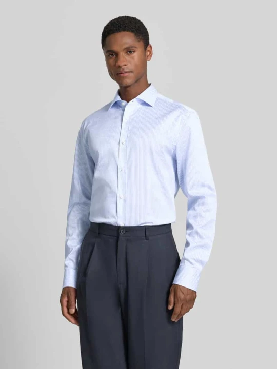 Zdjęcie produktu Koszula casualowa o kroju slim fit z kołnierzykiem typu kent model 'Adley' Tiger Of Sweden Jasnoniebieski