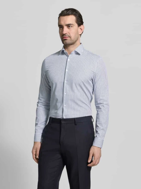 Zdjęcie produktu Koszula casual z kołnierzykiem kent, krój slim fit, model 'Performance' OLYMP No. Six Granatowy