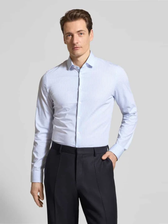 Zdjęcie produktu Koszula casual z kołnierzykiem kent, krój slim fit, model 'Performance' OLYMP No. Six Błękitny