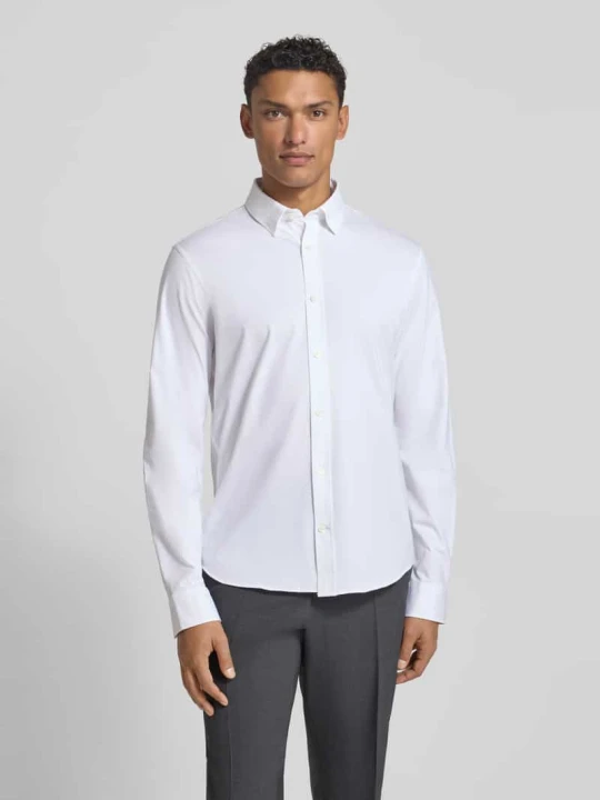 Zdjęcie produktu Koszula casualowa o kroju slim fit z kołnierzykiem typu kent model ‘trostol’ Matinique Biały