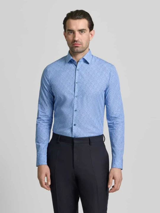 Zdjęcie produktu Koszula casual krój slim fit z kołnierzykiem kent OLYMP No. Six Błękitny