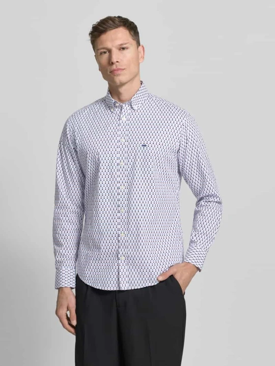 Zdjęcie produktu Koszula casualowa o kroju slim fit z wyhaftowanym logo FYNCH-HATTON Jasnoróżowy