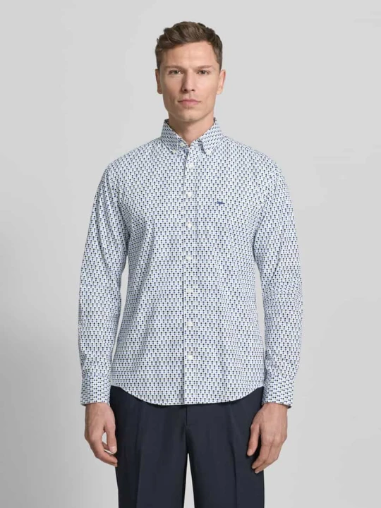 Zdjęcie produktu Koszula casualowa o kroju slim fit z wyhaftowanym logo FYNCH-HATTON Jasnozielony