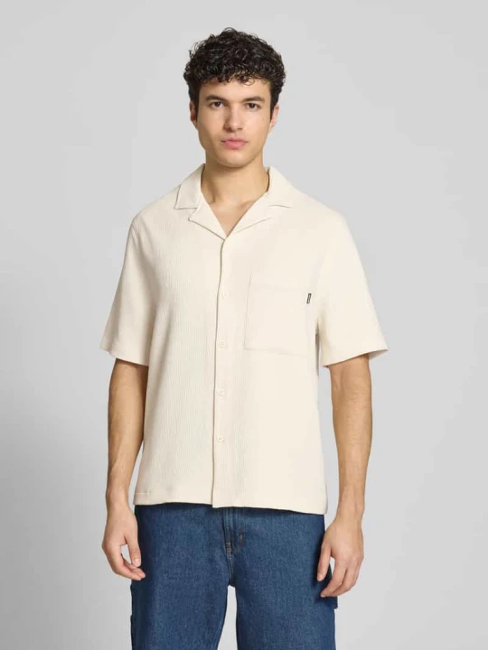 Zdjęcie produktu Koszula casualowa o pudełkowym kroju w plisowanej stylistyce REVIEW Écru