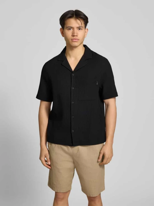Zdjęcie produktu Koszula casualowa o pudełkowym kroju w plisowanej stylistyce REVIEW Czarny