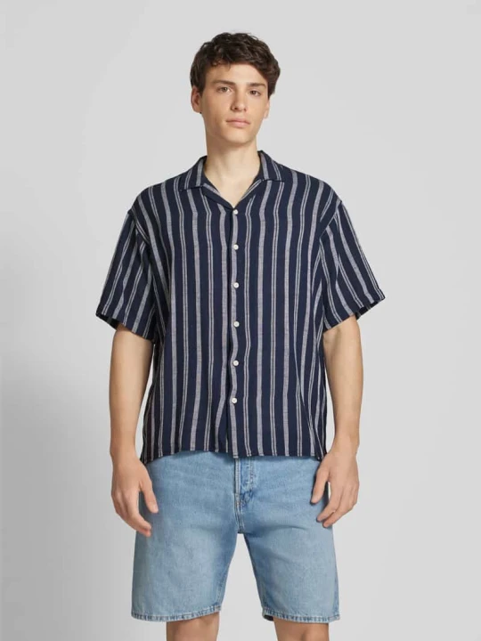 Zdjęcie produktu Koszula casualowa z kołnierzem z połami model ‘EENZO’ Jack&Jones Granatowy
