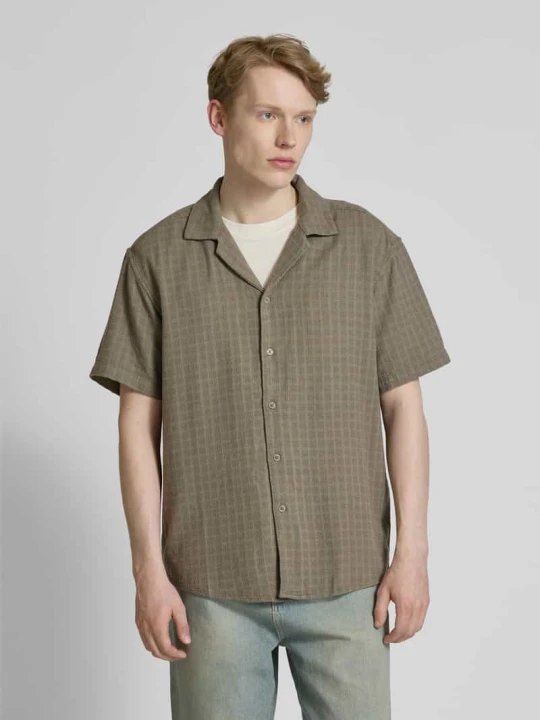 Zdjęcie produktu Koszula casualowa z kołnierzem z połami model ‘LATHAM’ Only & Sons Oliwkowy