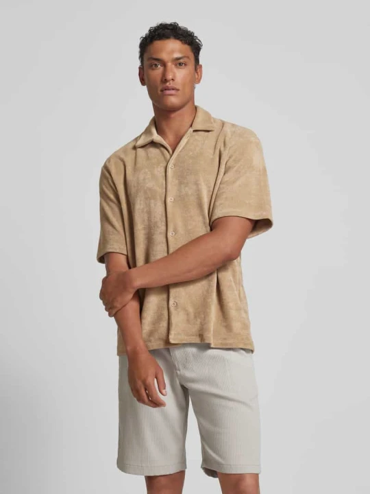 Zdjęcie produktu Koszula casualowa z kołnierzem z połami model ‘TERRY’ Jack&Jones Jasnobrązowy