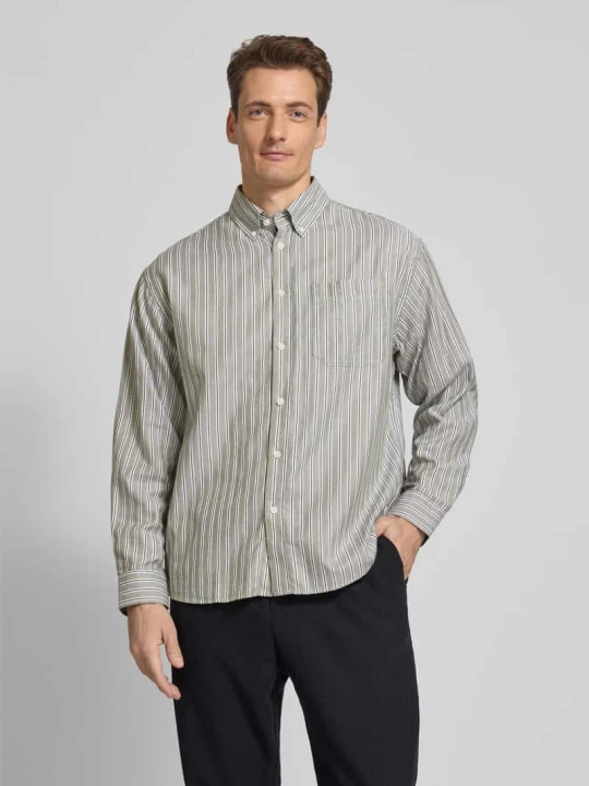 Zdjęcie produktu Koszula casualowa z kołnierzykiem typu button down Les Deux Khaki