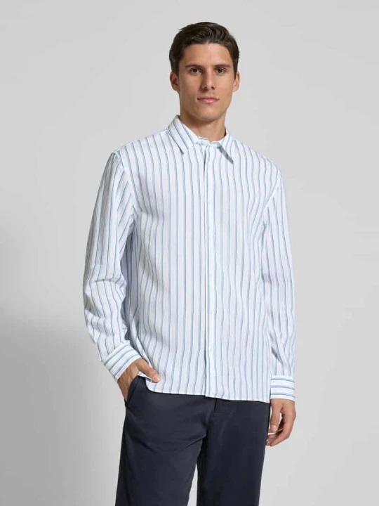 Zdjęcie produktu Koszula casualowa z kołnierzykiem typu kent Calvin Klein Błękitny