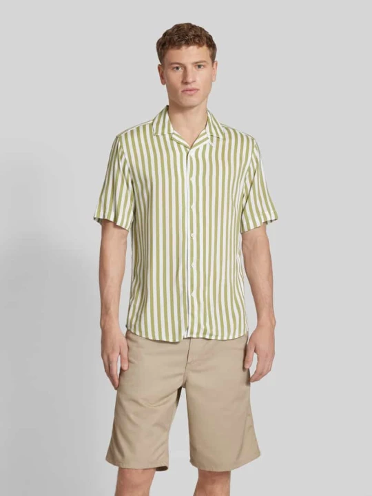 Zdjęcie produktu Koszula casualowa z wiskozy z kołnierzem z połami model ‘WAYNE’ Only & Sons Jasnozielony