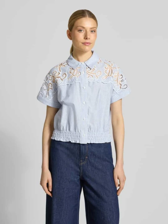 Zdjęcie produktu Koszula damska w kroju regular fit z koronką szydełkową model 'LOlITA' Suncoo Niebieski