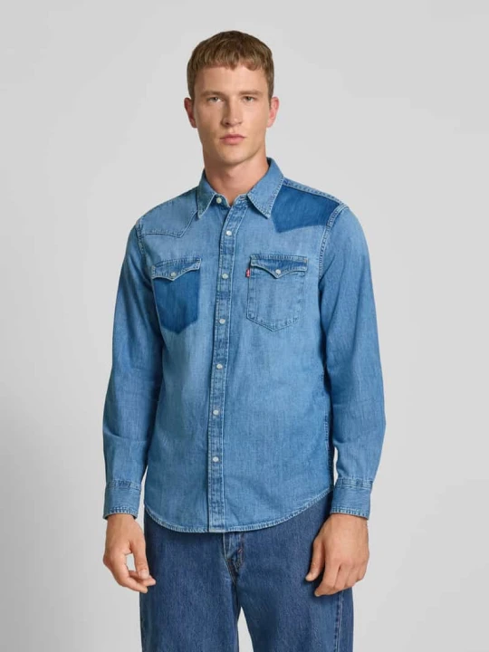 Zdjęcie produktu Koszula jeansowa o kroju regular fit z kieszeniami na piersi i detalem z logo Levi's Jeansowy niebieski