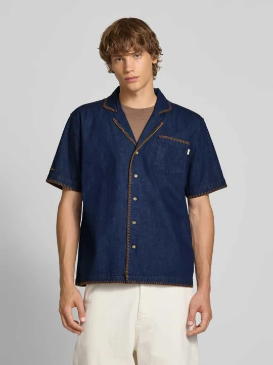 Zdjęcie produktu Koszula jeansowa o kroju relaxed fit z kieszenią na piersi BLKVIS Jeansowy niebieski