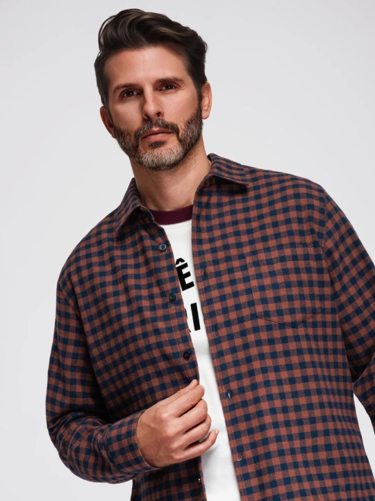 Zdjęcie produktu Koszula męska flanelowa w kratę - granatowo-ceglasta V6 Ombre Clothing