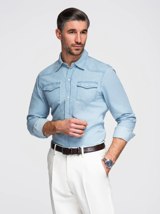 Zdjęcie produktu Koszula męska jeansowa na zatrzaski z kieszonkami - jasnoniebieska V1 Ombre Clothing jasnoniebieski