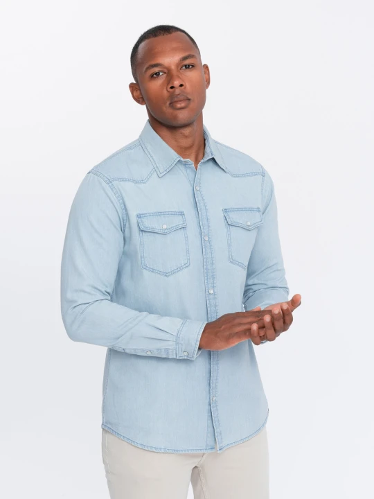 Zdjęcie produktu Koszula męska jeansowa na zatrzaski z kieszonkami - jasnoniebieska V1 Ombre Clothing jasnoniebieski