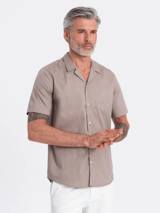 Zdjęcie produktu Koszula męska z krótkim rękawem i kubańskim kołnierzem - ciemnobeżowa V3 Ombre Clothing beżowy