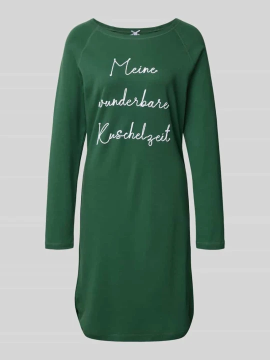 Zdjęcie produktu Koszula nocna o kroju regular fit z wyhaftowanym napisem model ‘Kuschelig’ LOUIS & LOUISA Zielony