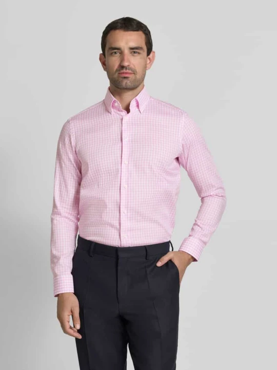Zdjęcie produktu Koszula o kroju regular fit do biznesu z kołnierzykiem typu button down Christian Berg Mocnoróżowy
