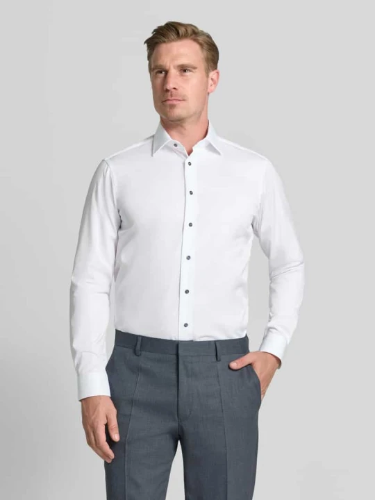 Zdjęcie produktu Koszula o kroju slim fit biznes z kołnierzykiem typu kent Christian Berg Biały