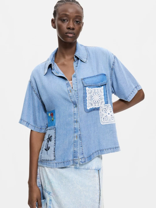 Zdjęcie produktu Koszula patchwork z krótkim rękawem Desigual niebieski