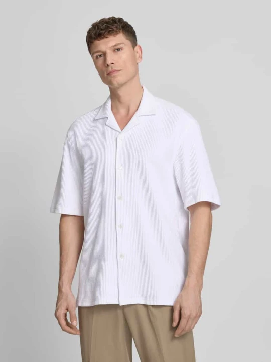 Zdjęcie produktu Koszula z krótkim rękawem o kroju relaxed fit z kołnierzykiem resort Boss Biały